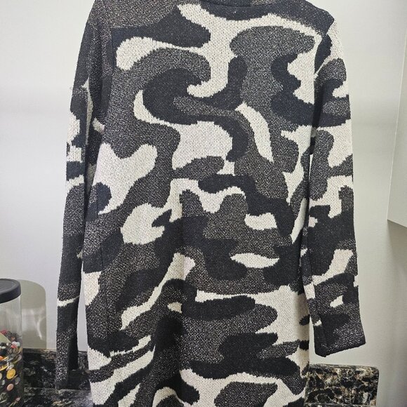 New With Tags Nine West Black Cream And Metallic Gray Camo Long Cardigan Size Me - Picture 5 of 11